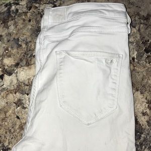 White skinny jeans
